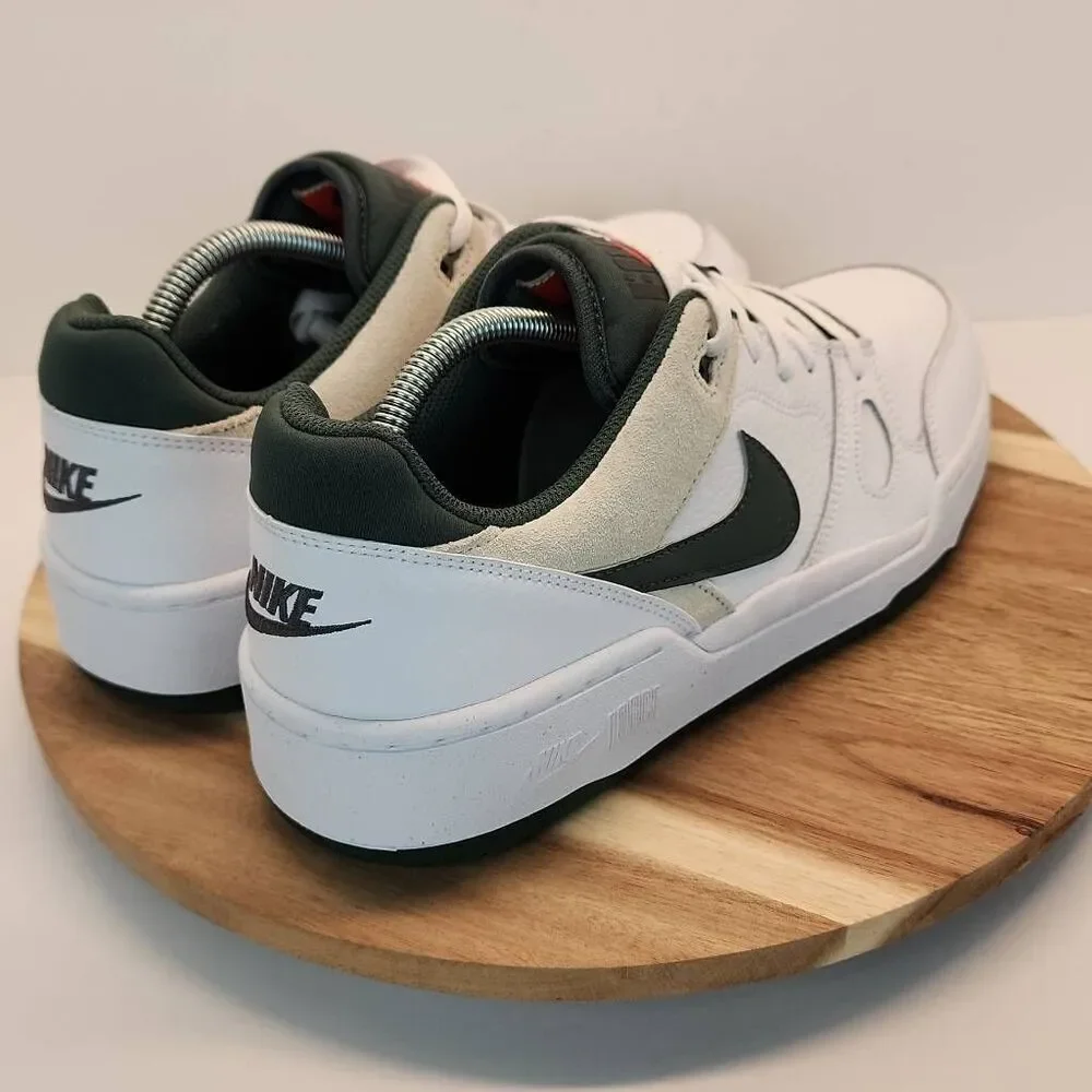 NIKE FULL FORCE LOW CASUAL SNEAKERS MENS SIZE 10 WHITE / DARK GREEN